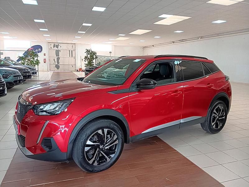 Usado Peugeot 2008 Allure 130 CV (95 kW) 2023 Rojo SUV