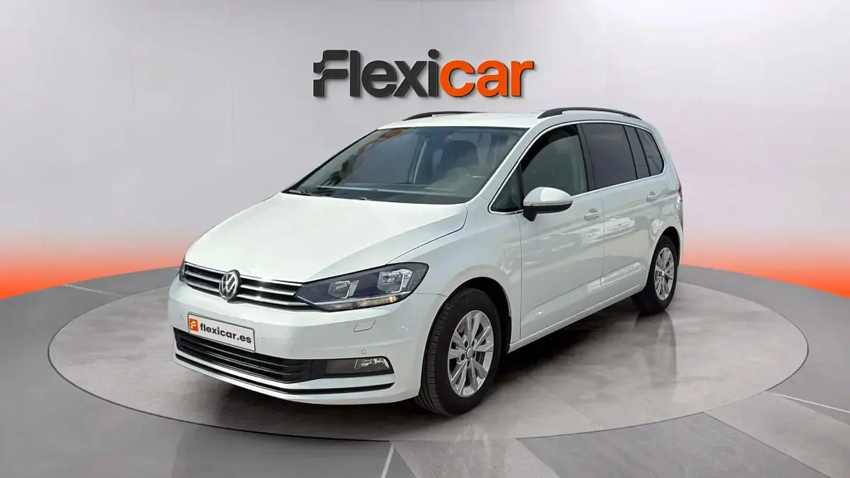 Usado VW Touran Advance 115 CV (84 kW) 2019 Blanco Monovolumen