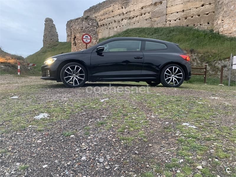 Usado VW Scirocco R-line 125 CV (91 kW) 2016 Negro Coupe