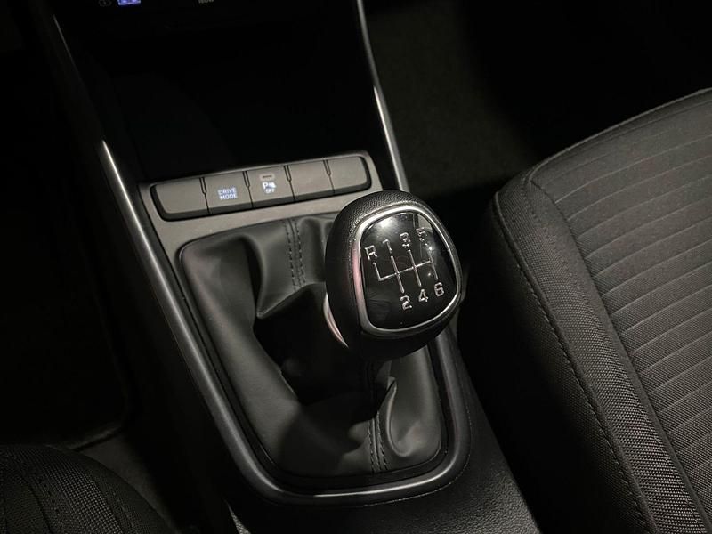 Usado Hyundai i20 101 CV (74 kW) 2021 Blanco Berlina