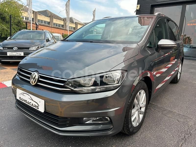 Usado VW Touran Advance 150 CV (110 kW) 2016 Gris / plata Monovolumen