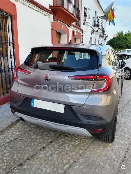 Usado Renault Captur LIMITED 90 CV (66 kW) 2020 Gris / plata SUV