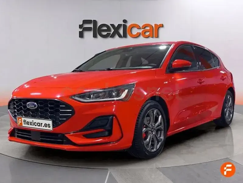 Usado Ford Focus ST-Line 125 CV (91 kW) 2022 Rojo Berlina