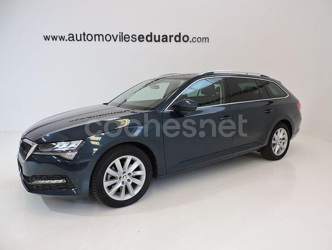 Azul Usado 2021 Skoda Superb Ambition Berlina | 18.500 € (Precio justo) - Imagen 1/4