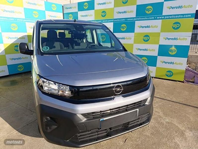 Usado Opel Combo Edition 100 CV (73 kW) 2025 Gris Monovolumen