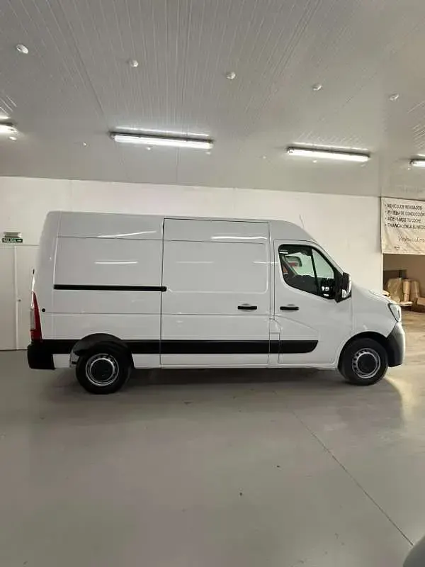 Usado Renault Master 135 CV (99 kW) 2021 Blanco Monovolumen