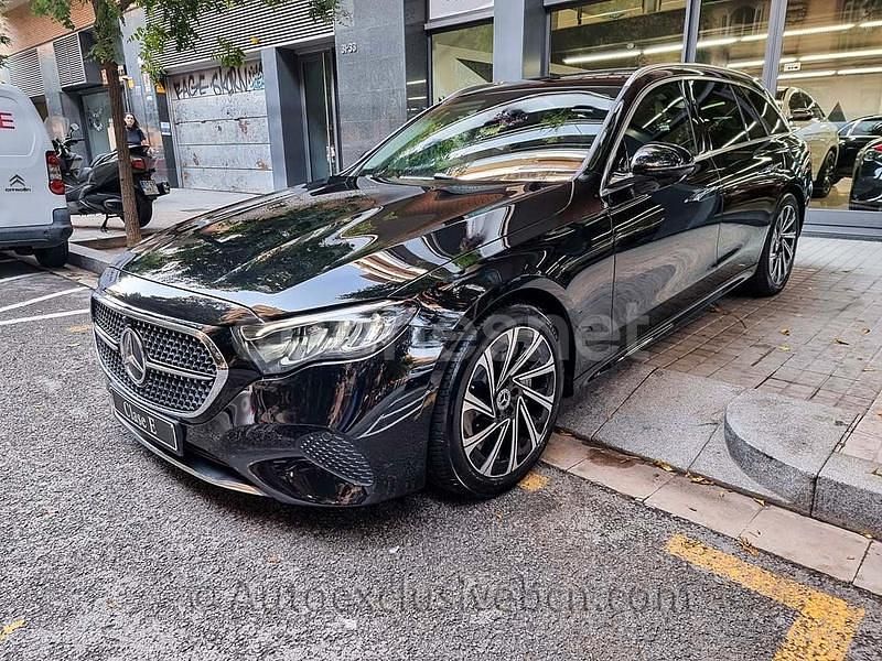 Usado Mercedes E300 313 CV (230 kW) 2024 Negro Familiar