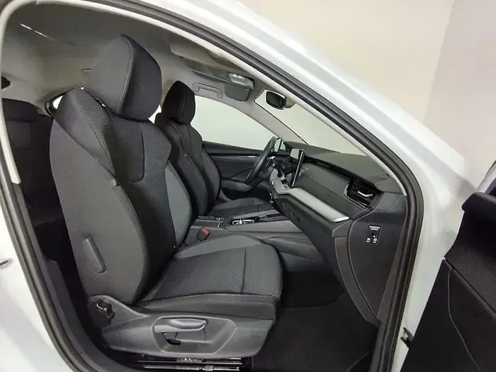 Usado Skoda Octavia Selection 150 CV (110 kW) 2025 Blanco Utilitario