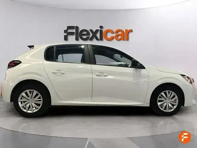 Usado Peugeot 208 Active 100 CV (73 kW) 2022 Blanco Utilitario