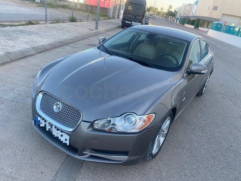 Usado Jaguar XF Premium Luxury 207 CV (152 kW) 2008 Gris / plata Berlina