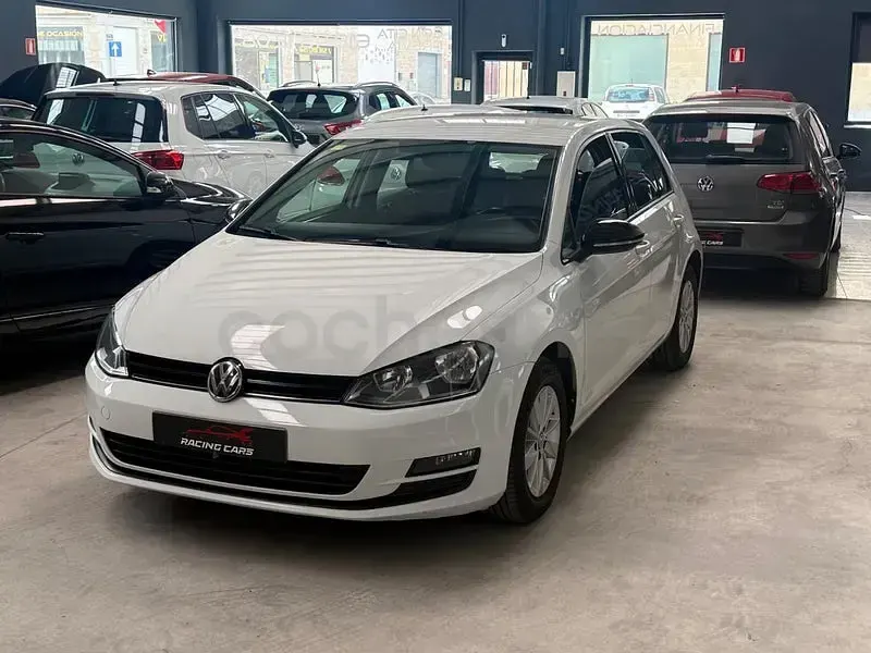 Usado VW Golf VII Advance 105 CV (77 kW) 2015 Blanco Berlina