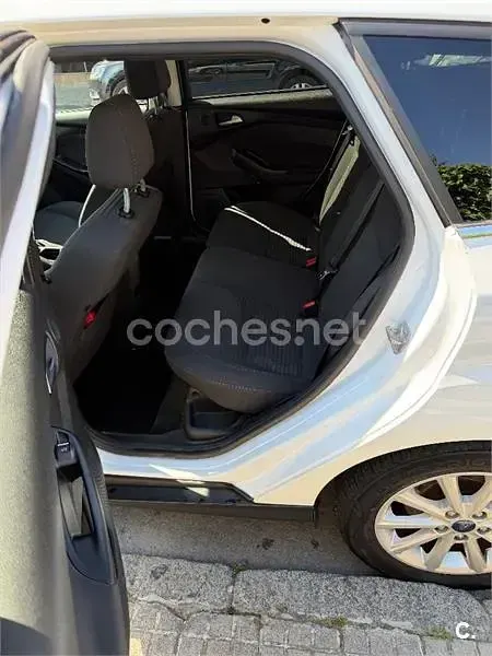 Usado Ford Focus Titanium 150 CV (110 kW) 2015 Blanco Familiar