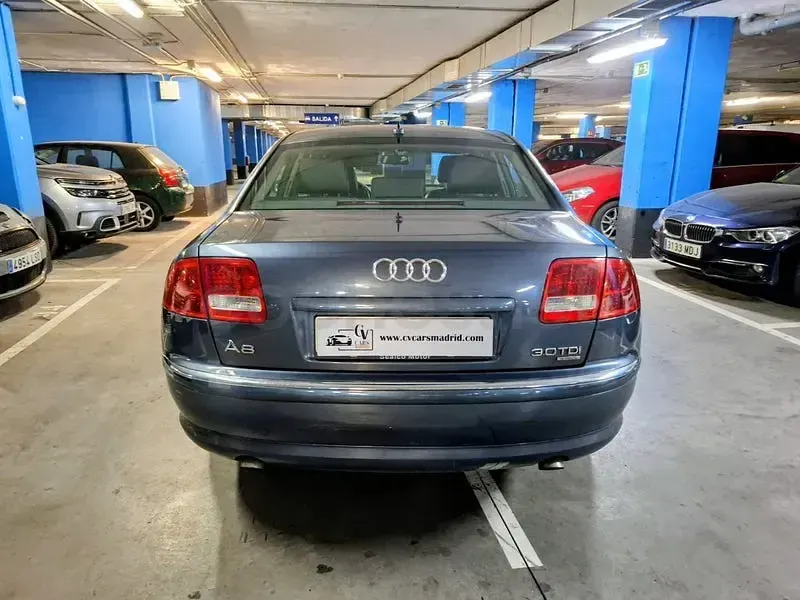 Usado Audi A8 233 CV (171 kW) 2005 Gris / plata Berlina