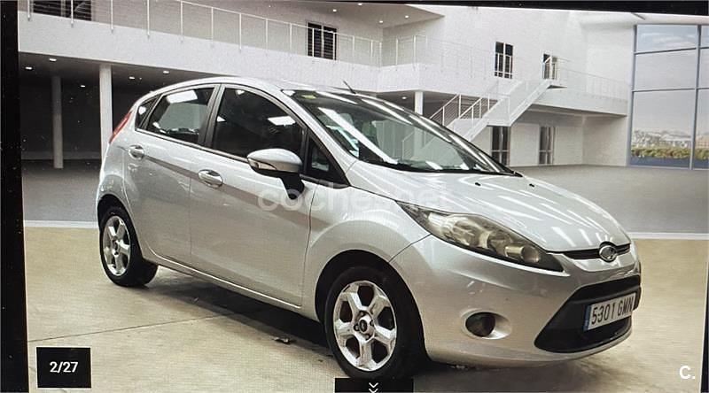 Usado Ford Fiesta Trend 90 CV (66 kW) 2009 Gris / plata Utilitario