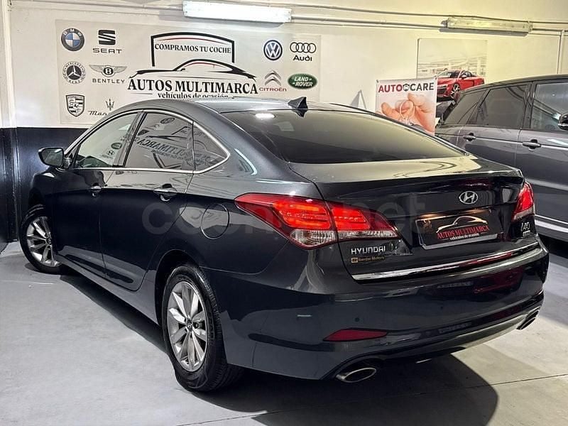 Usado Hyundai i40 141 CV (103 kW) 2016 Gris / plata Berlina