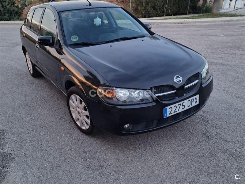 Usado Nissan Almera Pack 98 CV (72 kW) 2005 Negro Berlina
