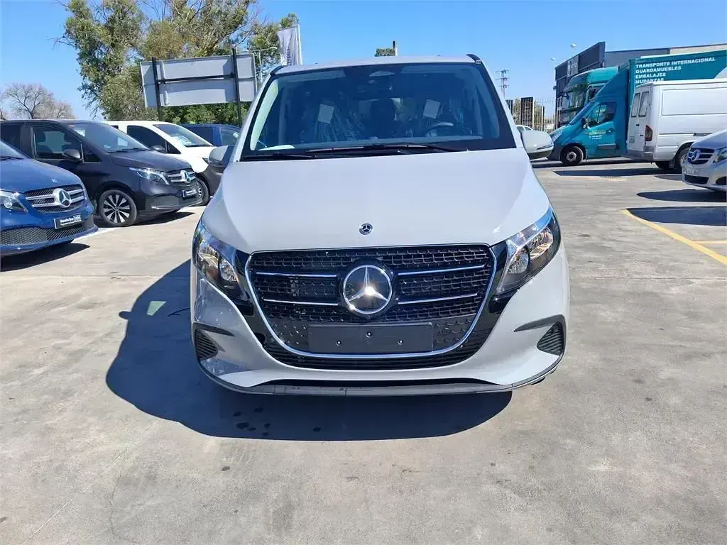Nuevo Mercedes V220 Style 163 CV (119 kW) 2026 Gris Monovolumen