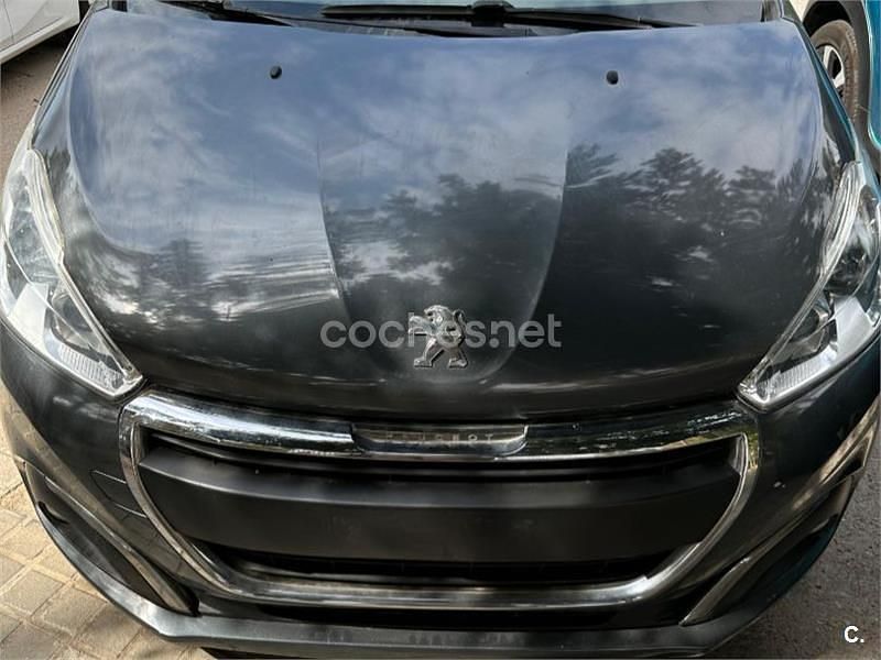 Gris / plata Usado 2016 Peugeot 208 Access Utilitario | 5200 € (Buen precio) - Imagen 1/4