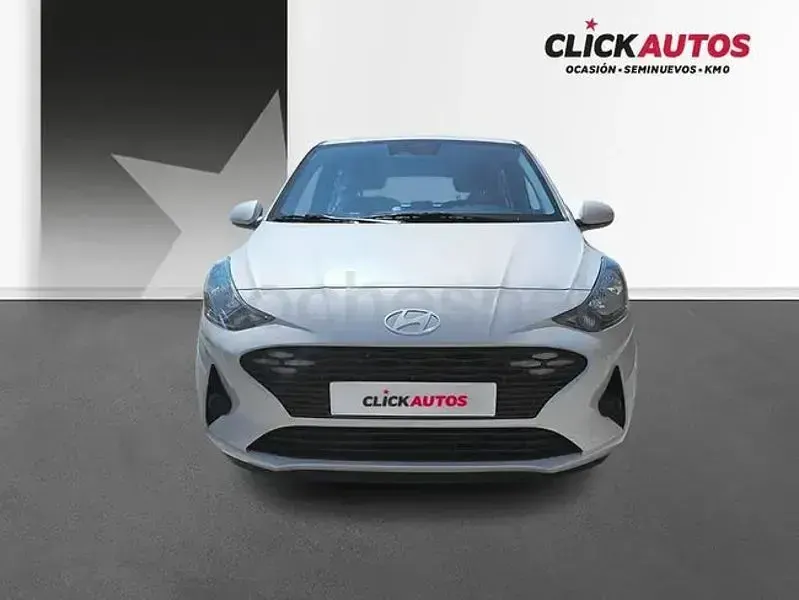 Usado Hyundai i10 63 CV (46 kW) 2026 Gris / plata Utilitario