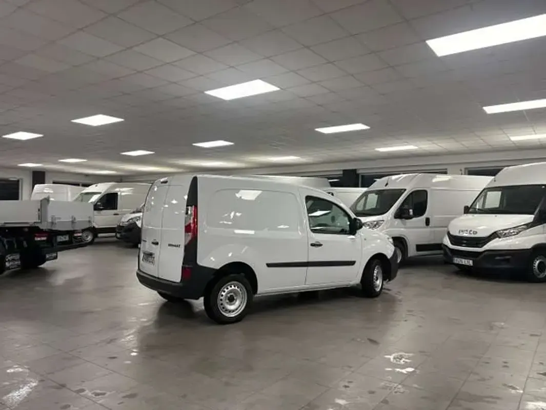 Usado Renault Kangoo 75 CV (55 kW) 2019 Blanco Monovolumen