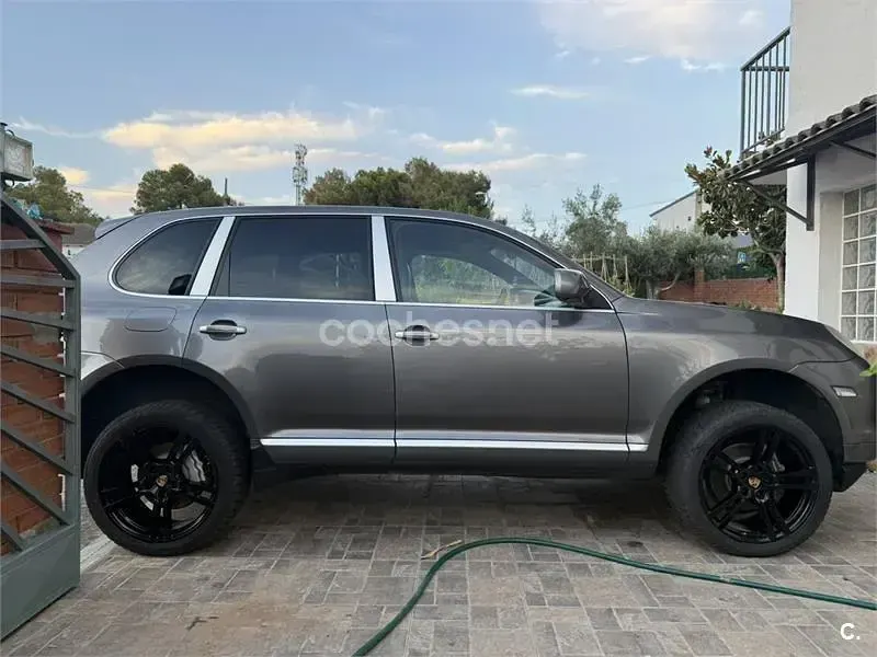 Usado Porsche Cayenne 300 CV (220 kW) 2009 Gris / plata SUV