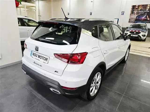 Usado Seat Arona FR 116 CV (85 kW) 2024 Blanco SUV