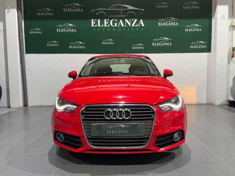 Usado Audi A1 Attraction 90 CV (66 kW) 2012 Rojo Utilitario