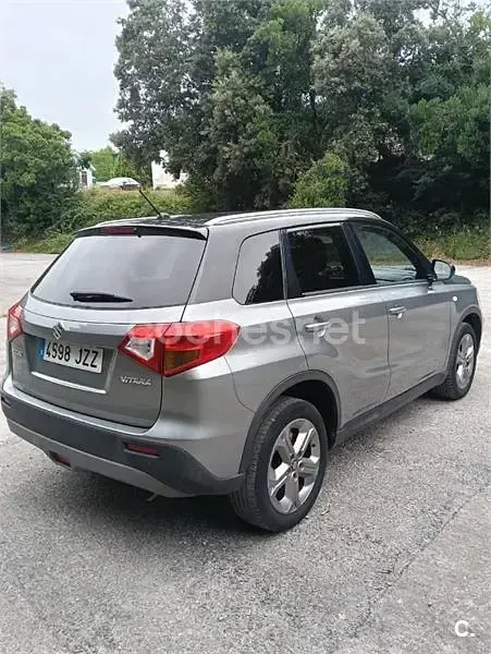 Usado Suzuki Vitara 120 CV (88 kW) 2017 Gris / plata SUV