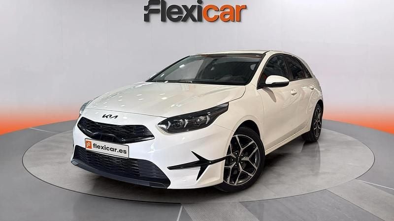 Usado Kia Ceed 160 CV (117 kW) 2024 Blanco Utilitario
