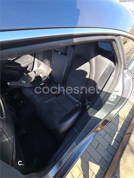 Usado Mercedes CLA220 Shooting Brake AMG line 177 CV (130 kW) 2015 Gris / plata Familiar