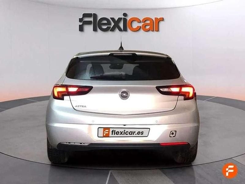 Usado Opel Astra GS Line 131 CV (96 kW) 2019 Gris Utilitario