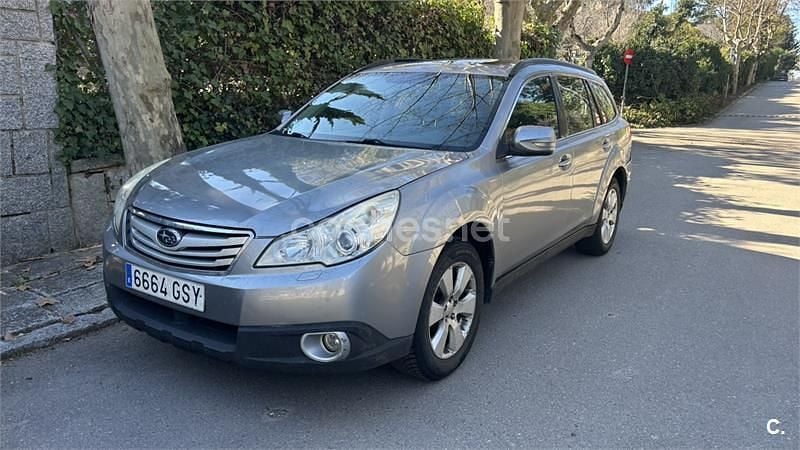 Usado Subaru Outback 167 CV (122 kW) 2010 Gris / plata Familiar