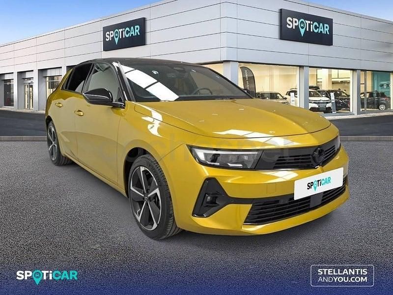Usado Opel Astra 130 CV (95 kW) 2024 Amarillo Familiar