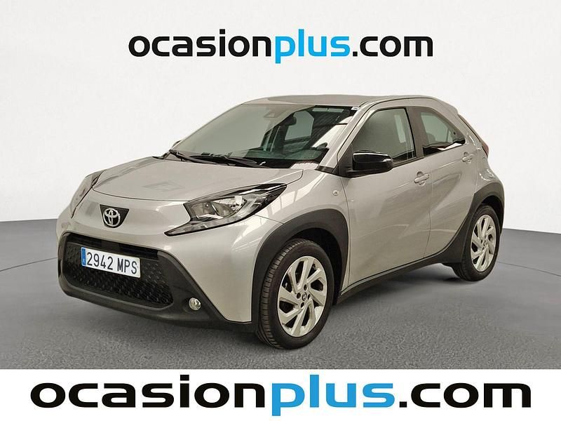 Usado Toyota Aygo X Play 72 CV (52 kW) 2024 Gris SUV