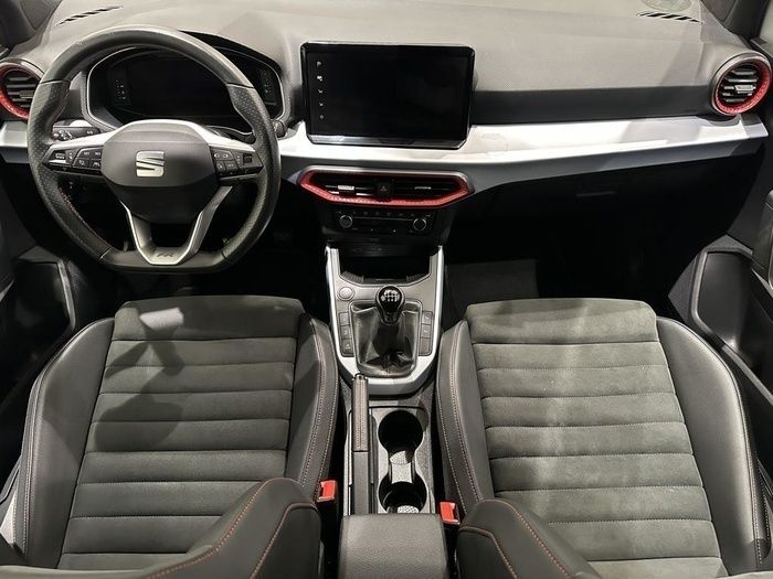 Usado Seat Arona FR 110 CV (80 kW) 2023 Blanco SUV