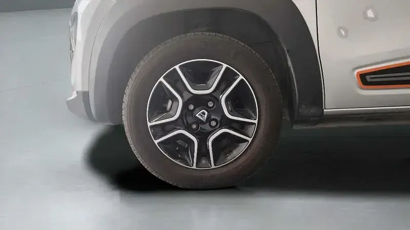 Usado Dacia Spring Comfort Plus 33 kW (45 CV) 2022 Gris Utilitario