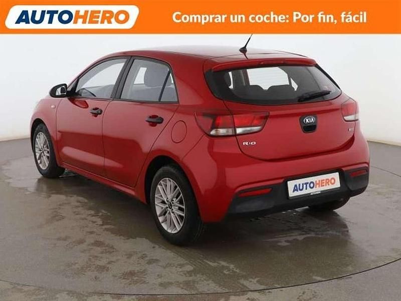 Usado Kia Rio Plus 101 CV (74 kW) 2017 Rojo Berlina