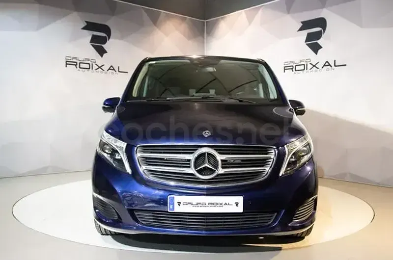 Käytetty Mercedes V220 Avantgarde 163 HP (119 kW) 2019 Sininen Tila-auto