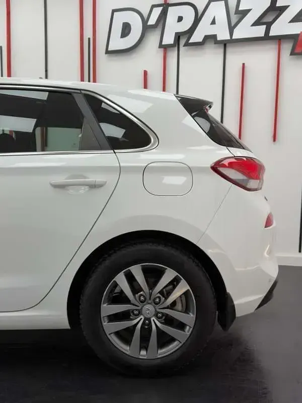Usado Hyundai i30 120 CV (88 kW) 2020 Blanco Utilitario
