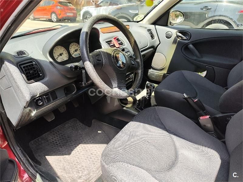 Usado Rover 25 103 CV (75 kW) 2003 Granate Utilitario