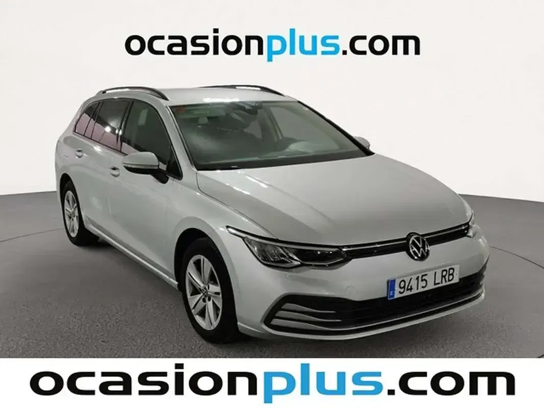 Usado VW Golf VIII Life 110 CV (80 kW) 2021 Gris plata Familiar