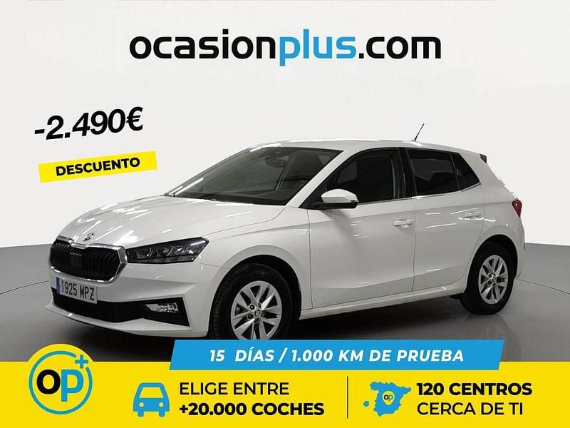 Usado Skoda Fabia Selection 95 CV (69 kW) 2024 Blanco Utilitario