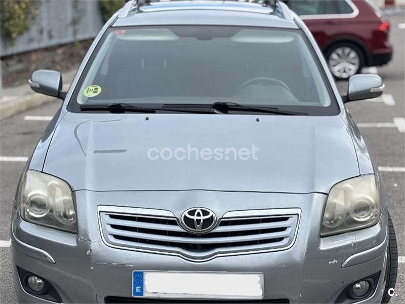 Usado Toyota Avensis Sol 126 CV (92 kW) 2009 Gris / plata Familiar