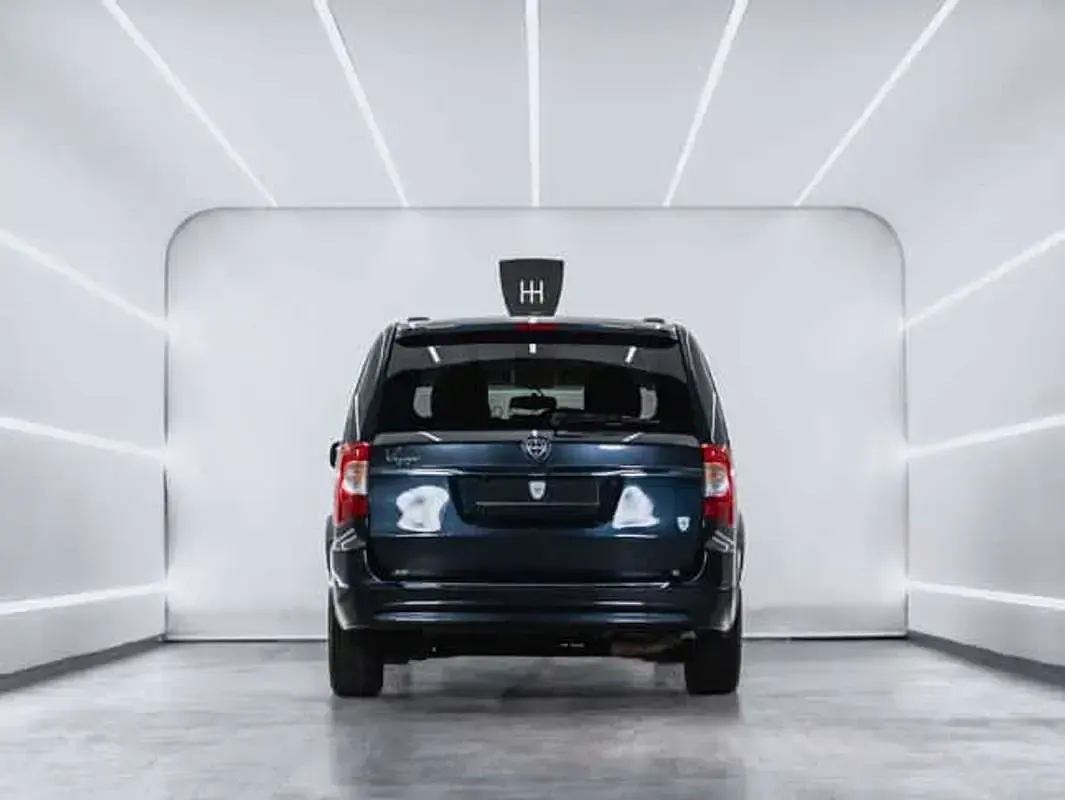 Usado Lancia Voyager Silver 163 CV (119 kW) 2014 Monovolumen