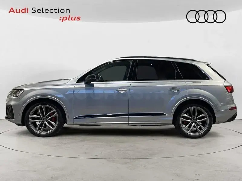 Usado Audi Q7 Black Edition 462 CV (339 kW) 2024 Gris / plata SUV