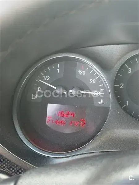 Usado Seat Leon Reference 105 CV (77 kW) 2006 Negro Utilitario