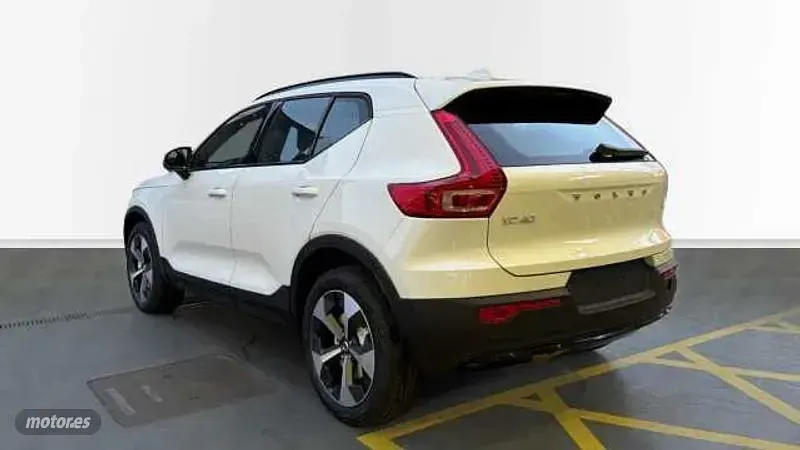 Nuevo Volvo XC40 Ultra 163 CV (119 kW) 2026 Blanco SUV