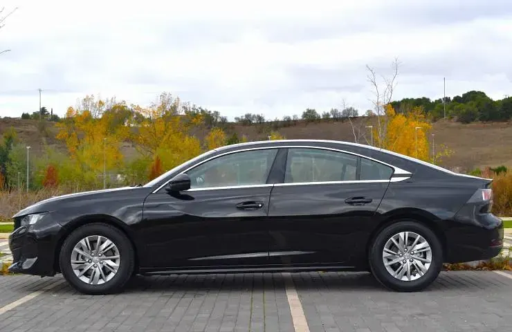 Usado Peugeot 508 Business-Line 131 CV (96 kW) 2018 Negro (metalizado) Berlina