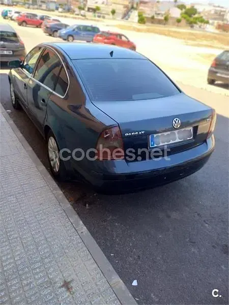 Usado VW Passat Advance 130 CV (95 kW) 2003 Azul Berlina