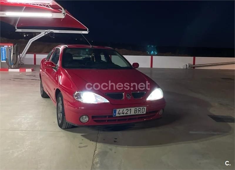 Rojo Usado 2001 Renault Mégane Coupé Sportway Coupe | 2400 € - Imagen 1/4